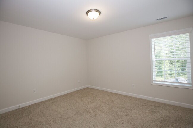 Building Photo - 1170 Camellia Dr