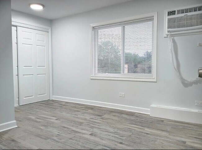 Building Photo - 287 8th St