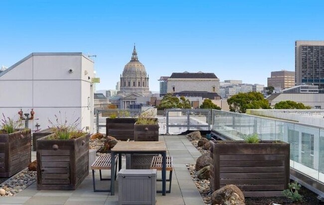 Building Photo - 555 Fulton St