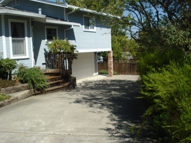 Building Photo - 510 Wellington Way