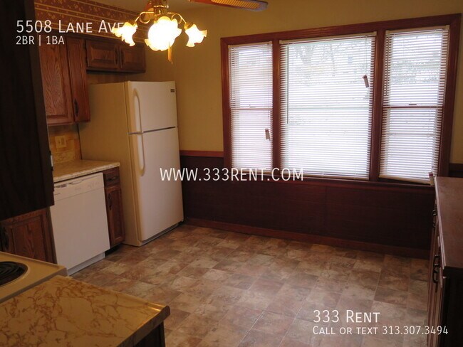 Building Photo - Lovely 2 bed 1 bath home ready to be moved...