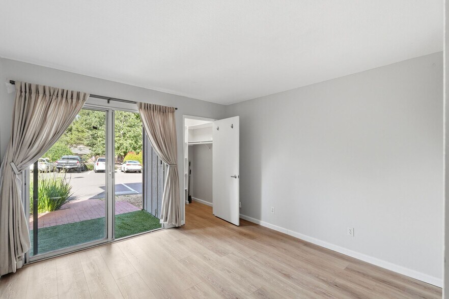 Building Photo - 27735 Mountain Meadow Rd