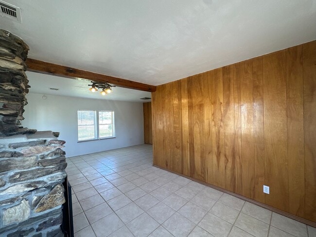 Building Photo - 2 bedroom 1 bathroom house for rent in Blanco