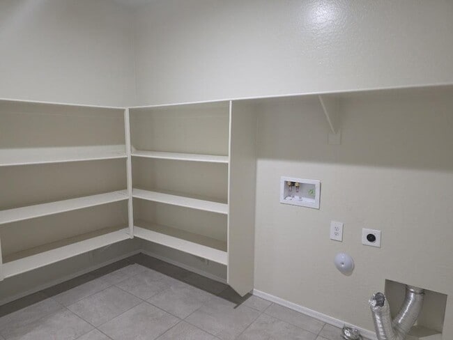 Building Photo - 18589 W Smoketree Dr