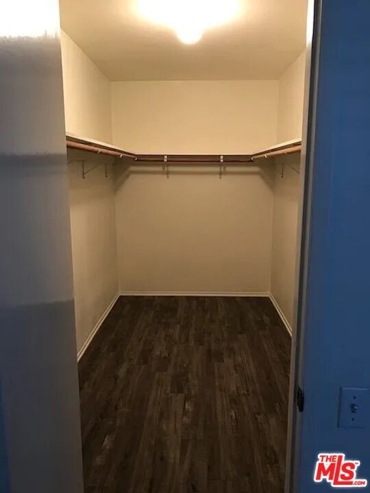 Building Photo - 1887 Greenfield Ave