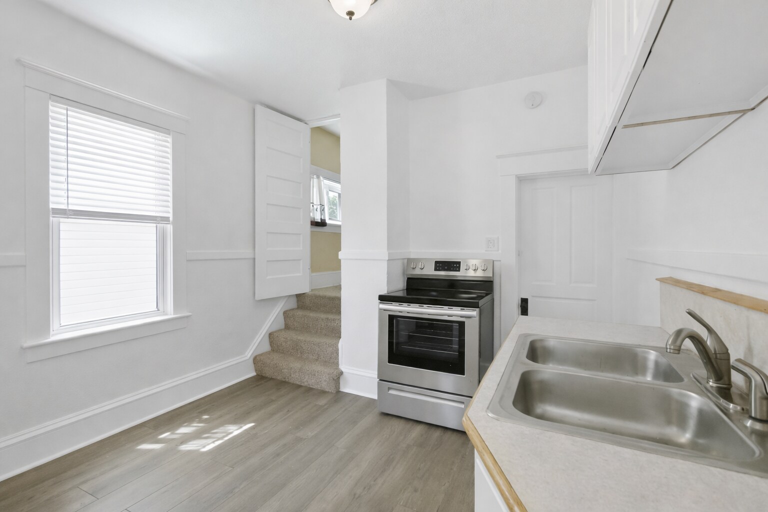 Building Photo - 346 Cleveland Ave N