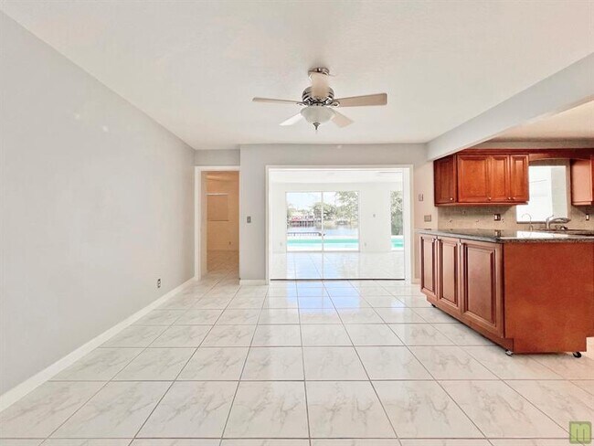 Building Photo - 3318 NW 68th Ct