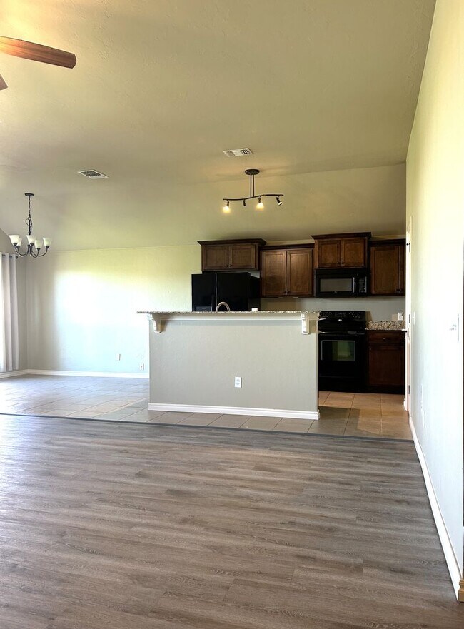 Building Photo - 9517 Crooked Creek Ln