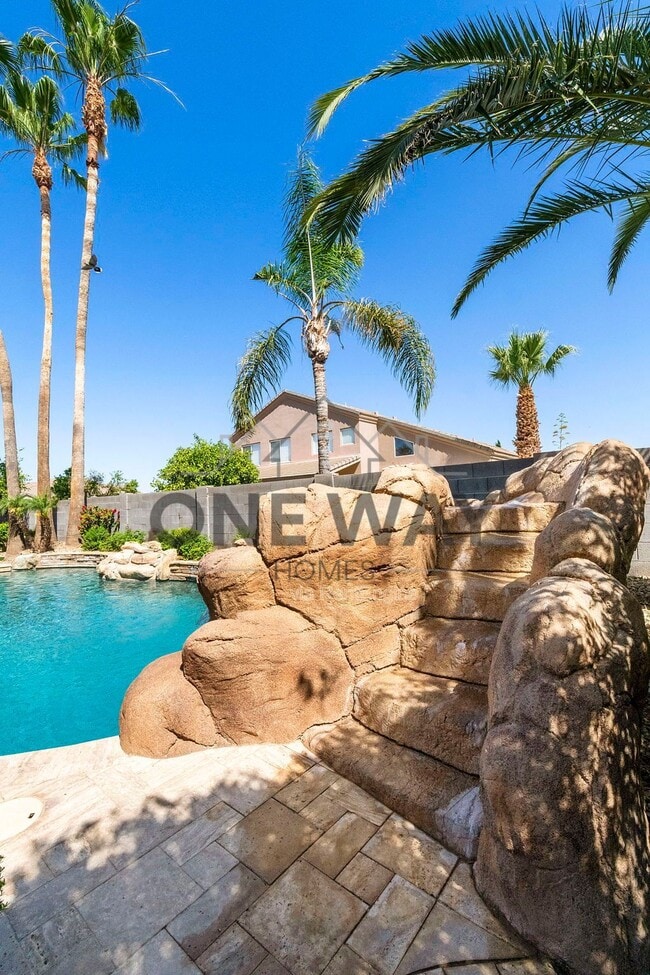 Building Photo - 4432 E Ford Ave