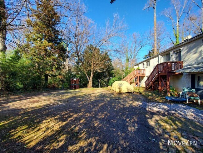 Building Photo - 407 Gardner St