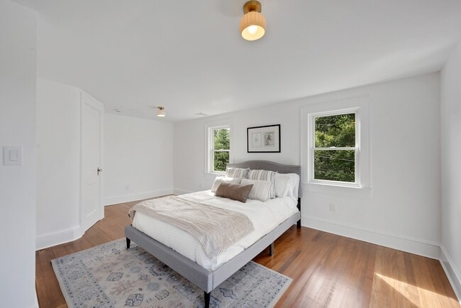 Building Photo - 1 Pleasant St