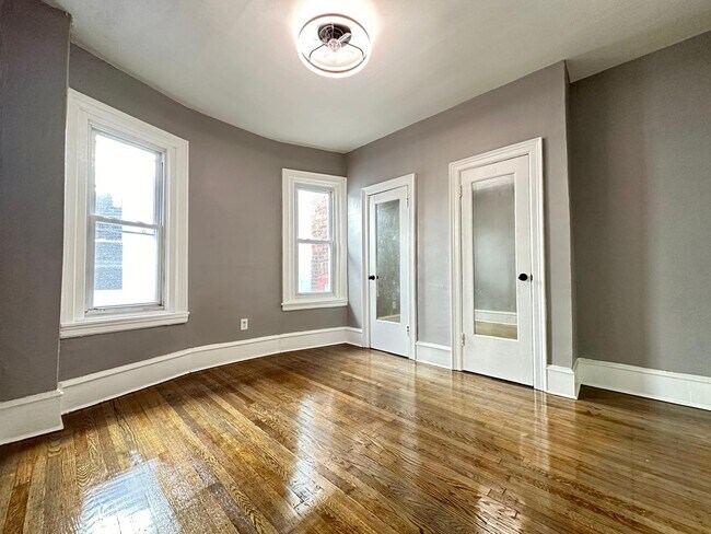 Building Photo - 114 S 54th St