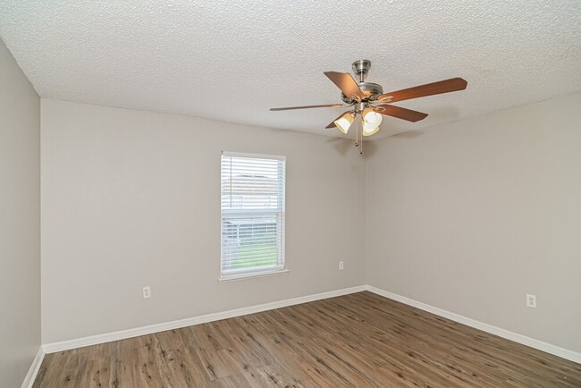 Building Photo - 4459 Marsh Hawk Dr S
