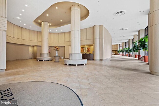 Building Photo - 1805 Crystal Dr