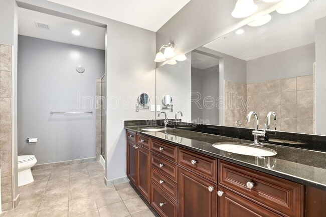 Building Photo - 150 E Robinson St