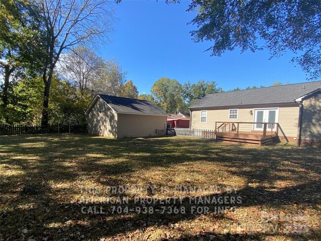 Building Photo - 735 Kluttz St