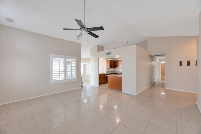 Building Photo - Stunning 3-bedroom, 2-bathroom home locate...