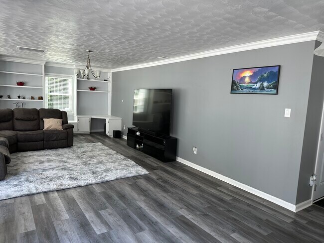 Building Photo - 9576 Maryus Rd