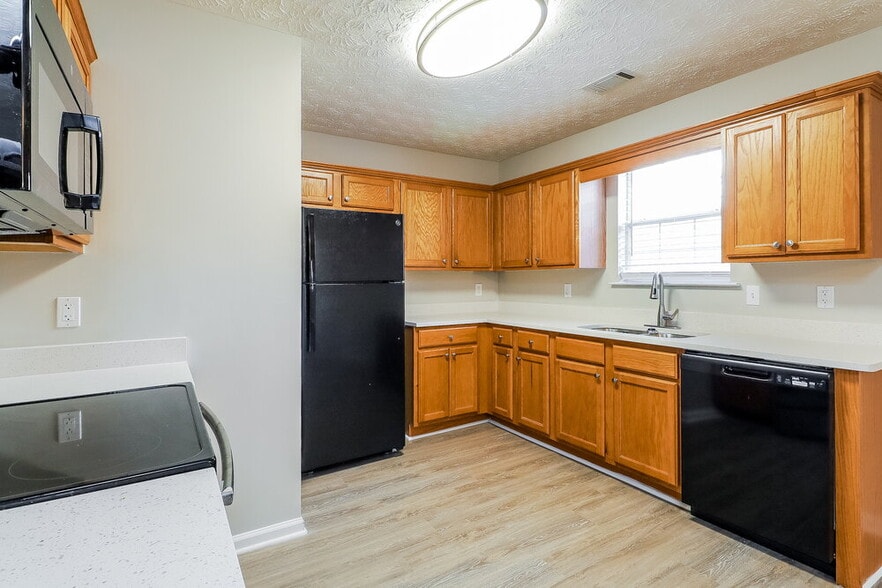 Building Photo - 90 Dylans Ct