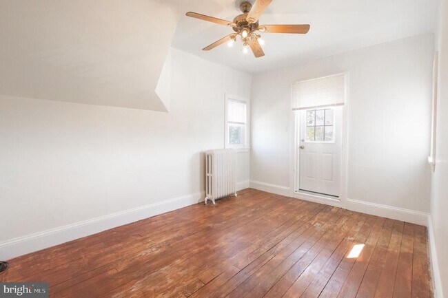 Building Photo - 401 W Washington St