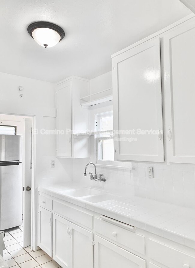 Building Photo - 5758 Pickering Ave