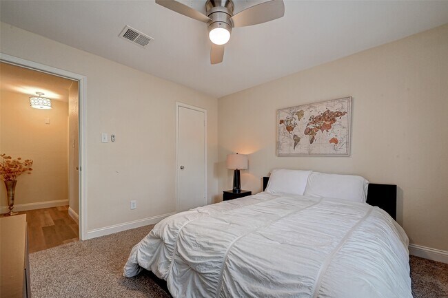 Building Photo - 3903 Hermitage Hollow Ln