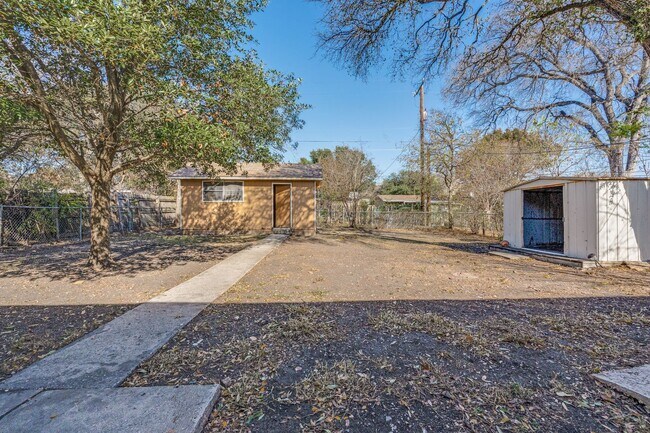 Building Photo - WILSHIRE VILLAGE 2-BEDROOM