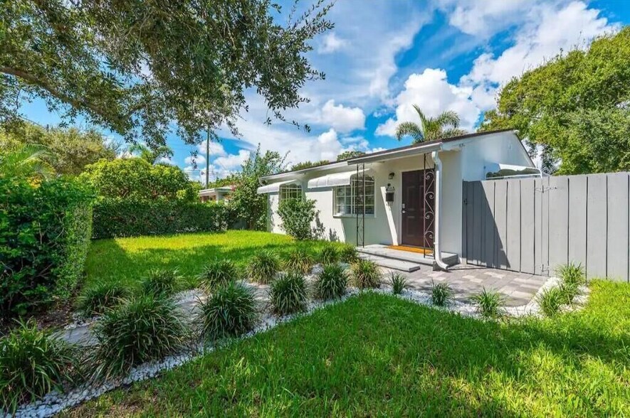 Building Photo - 5515 Spruce Ave