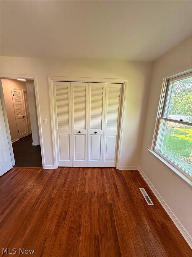 Building Photo - 6939 Highland Dr