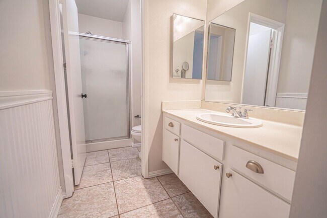 Building Photo - COMING SOON! 3 Bedroom Townhome for Rent i...