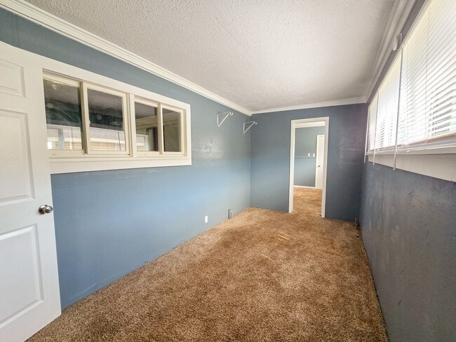 Building Photo - 3 Bed home in Shawnee!