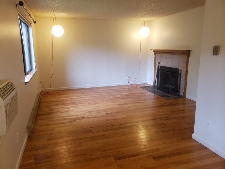 Fresh paint! - 925 Columbia Rd