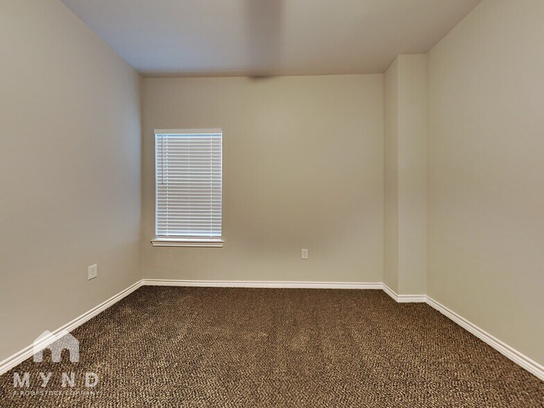 Building Photo - 15840 Forest Dr