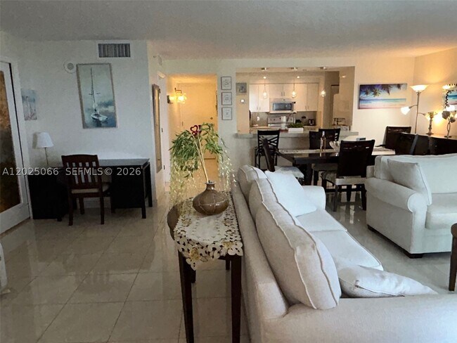 Building Photo - 6917 Collins Ave