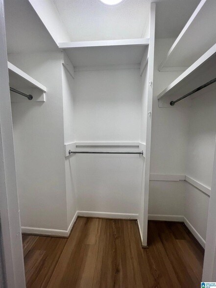 Building Photo - 3101 Lorna Rd