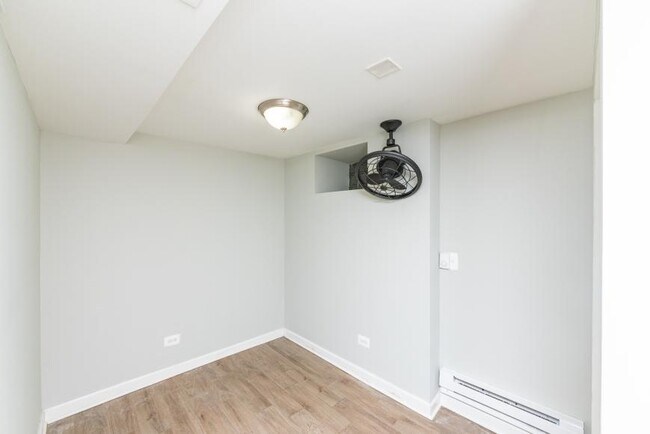 Building Photo - 2 bedroom in Chicago IL 60607