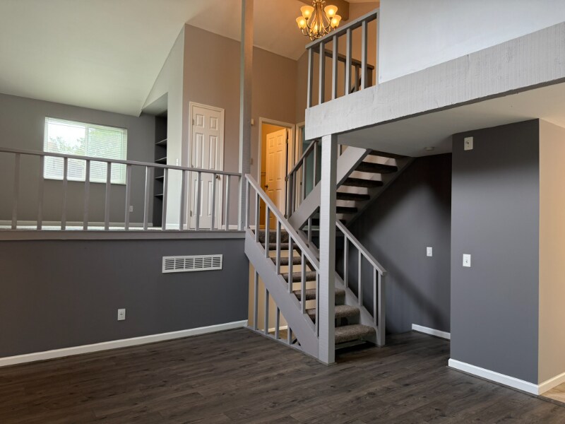 Building Photo - 11350 Meadowside Dr