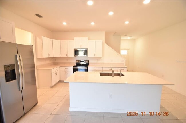 Building Photo - 6252 Shiner St