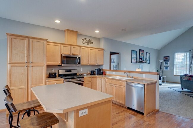 Building Photo - Modern 3 Bed 2 Bath Corner Home ** First M...