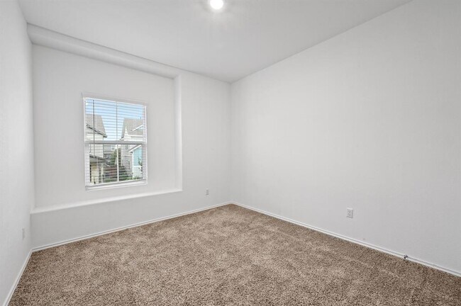 Building Photo - 167 Rioja