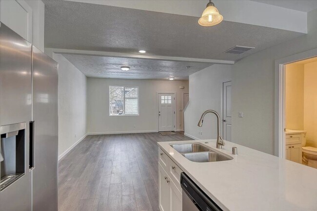 Building Photo - 1201 - 1205 N Cannon St.