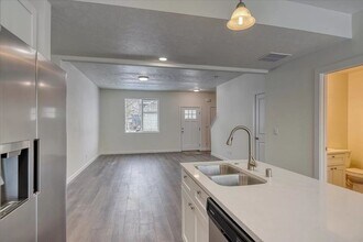 Building Photo - 1201 - 1205 N Cannon St.