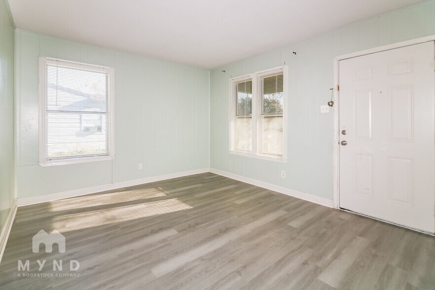 Building Photo - 1441 Miami Dr