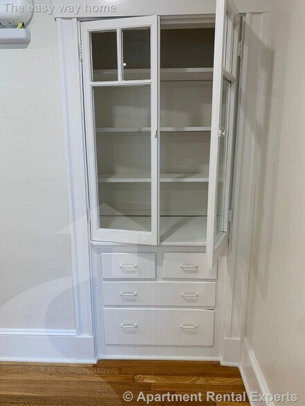 Building Photo - 25 Laurel St