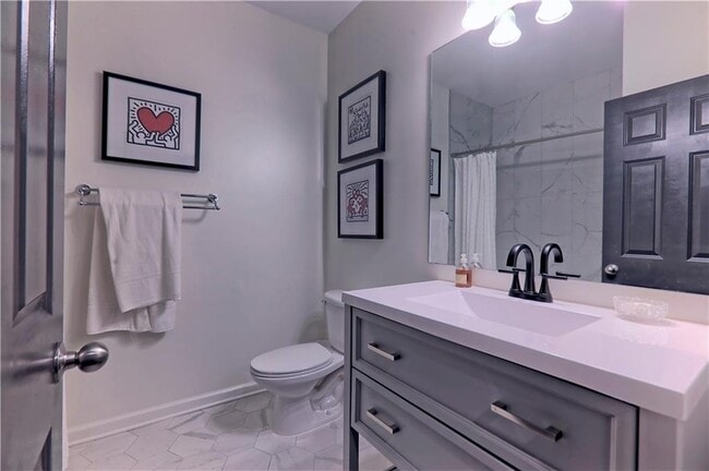 Building Photo - 5569 Julian Pl