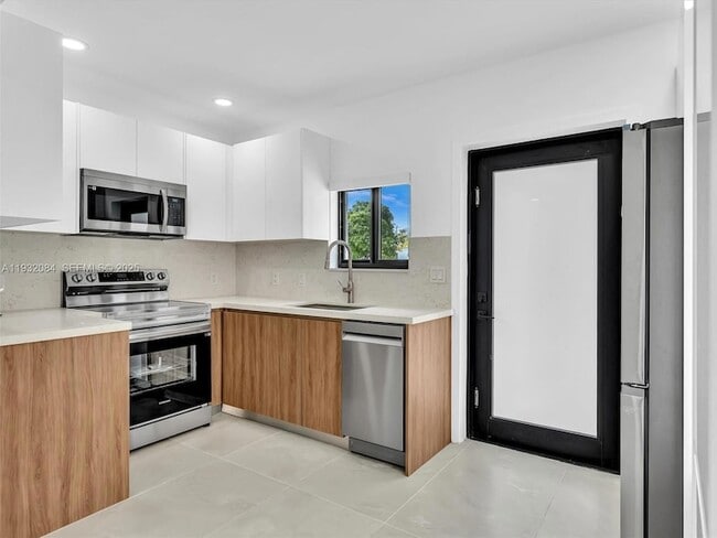 Building Photo - 107 Central Ave