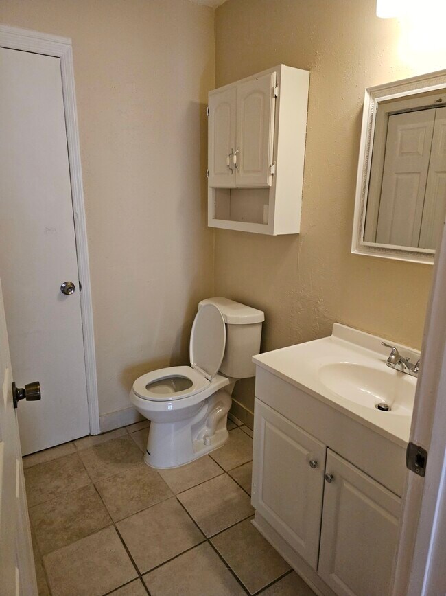 Building Photo - 3126 Caliente Ln