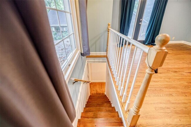 Building Photo - 183 Locust St NE