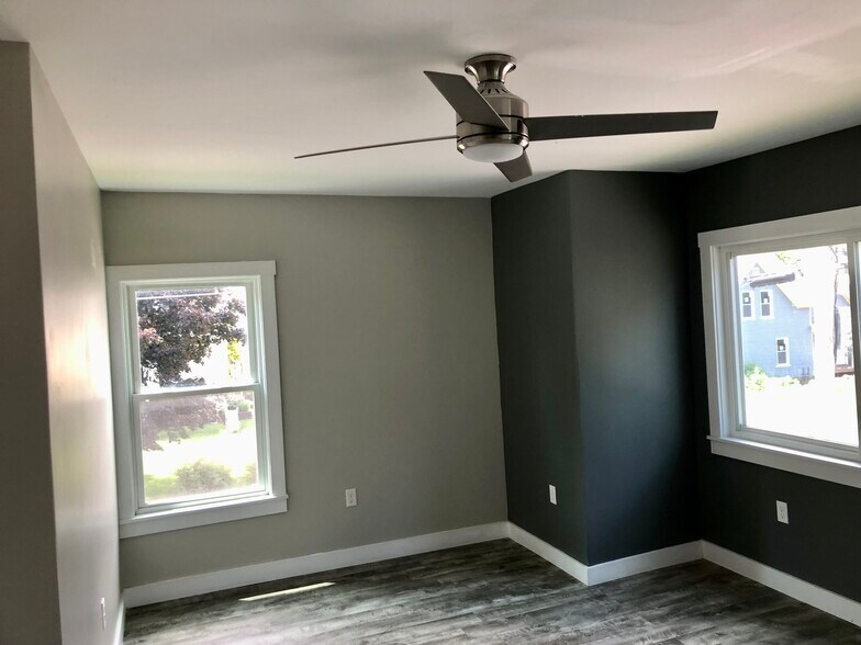 Building Photo - 141 Peltoma Ave