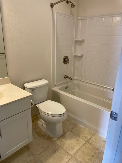 Building Photo - 801 Kakala St